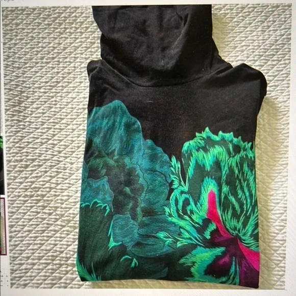 Floral Long Sleeve Turtleneck Top - Picture 8 of 9